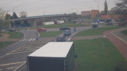 Křižovatka ulic Velká Dlážka a Polní