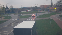 Křižovatka ulic Velká Dlážka a Polní