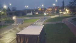 Křižovatka ulic Velká Dlážka a Polní