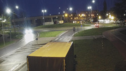 Křižovatka ulic Velká Dlážka a Polní