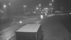 Křižovatka ulic Velká Dlážka a Polní