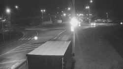 Křižovatka ulic Velká Dlážka a Polní