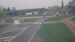 Křižovatka ulic Velká Dlážka a Polní