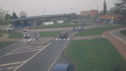 Křižovatka ulic Velká Dlážka a Polní