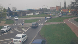 Křižovatka ulic Velká Dlážka a Polní