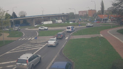 Křižovatka ulic Velká Dlážka a Polní