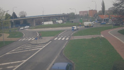 Křižovatka ulic Velká Dlážka a Polní