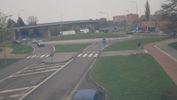 Křižovatka ulic Velká Dlážka a Polní