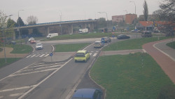 Křižovatka ulic Velká Dlážka a Polní