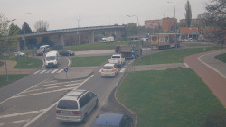 Křižovatka ulic Velká Dlážka a Polní