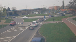 Křižovatka ulic Velká Dlážka a Polní