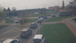 Křižovatka ulic Velká Dlážka a Polní