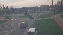 Křižovatka ulic Velká Dlážka a Polní