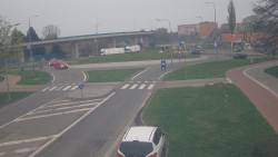 Křižovatka ulic Velká Dlážka a Polní