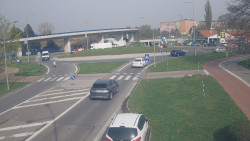 Křižovatka ulic Velká Dlážka a Polní