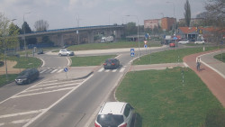 Křižovatka ulic Velká Dlážka a Polní