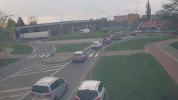 Křižovatka ulic Velká Dlážka a Polní