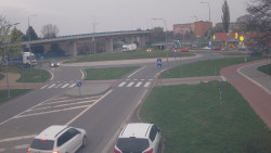 Křižovatka ulic Velká Dlážka a Polní