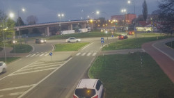 Křižovatka ulic Velká Dlážka a Polní