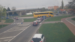 Křižovatka ulic Velká Dlážka a Polní