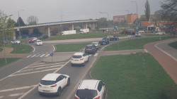 Křižovatka ulic Velká Dlážka a Polní