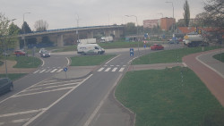 Křižovatka ulic Velká Dlážka a Polní