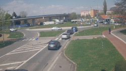 Křižovatka ulic Velká Dlážka a Polní