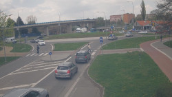 Křižovatka ulic Velká Dlážka a Polní