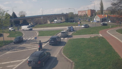 Křižovatka ulic Velká Dlážka a Polní