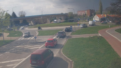 Křižovatka ulic Velká Dlážka a Polní