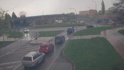 Křižovatka ulic Velká Dlážka a Polní