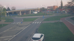 Křižovatka ulic Velká Dlážka a Polní