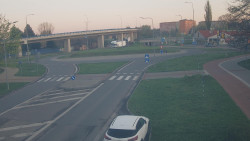 Křižovatka ulic Velká Dlážka a Polní