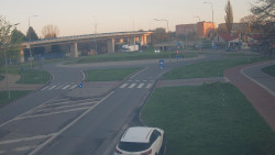 Křižovatka ulic Velká Dlážka a Polní