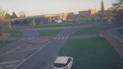 Křižovatka ulic Velká Dlážka a Polní