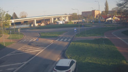 Křižovatka ulic Velká Dlážka a Polní