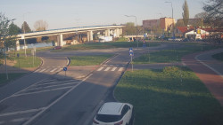 Křižovatka ulic Velká Dlážka a Polní