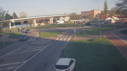 Křižovatka ulic Velká Dlážka a Polní