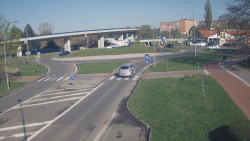 Křižovatka ulic Velká Dlážka a Polní