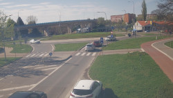 Křižovatka ulic Velká Dlážka a Polní