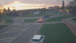 Křižovatka ulic Velká Dlážka a Polní