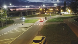 Křižovatka ulic Velká Dlážka a Polní