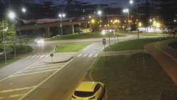 Křižovatka ulic Velká Dlážka a Polní