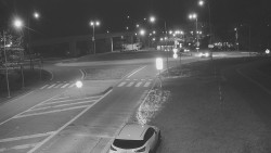 Křižovatka ulic Velká Dlážka a Polní