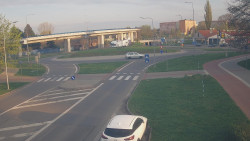 Křižovatka ulic Velká Dlážka a Polní