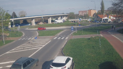 Křižovatka ulic Velká Dlážka a Polní