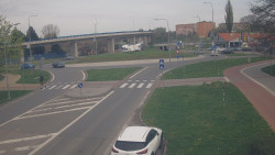 Křižovatka ulic Velká Dlážka a Polní