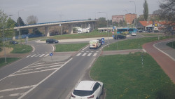 Křižovatka ulic Velká Dlážka a Polní