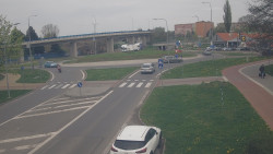 Křižovatka ulic Velká Dlážka a Polní