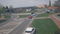 Křižovatka ulic Velká Dlážka a Polní